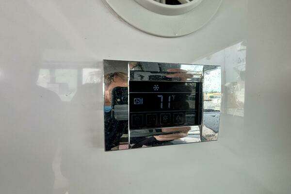 Axopar 37 Sport Cabin R Yacht For Sale