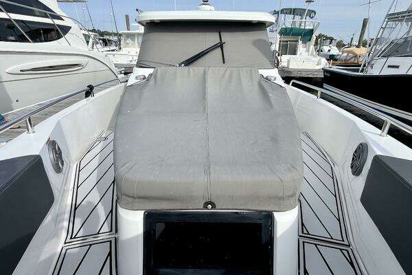 Axopar 37 Sport Cabin R Yacht For Sale