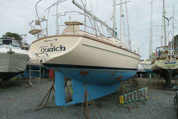 Photo of the 2003 Island Packet 350 "Quaich"