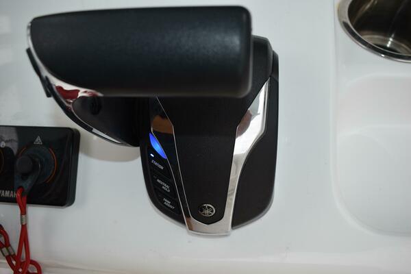 25ft Sea Hunt Yacht For Sale