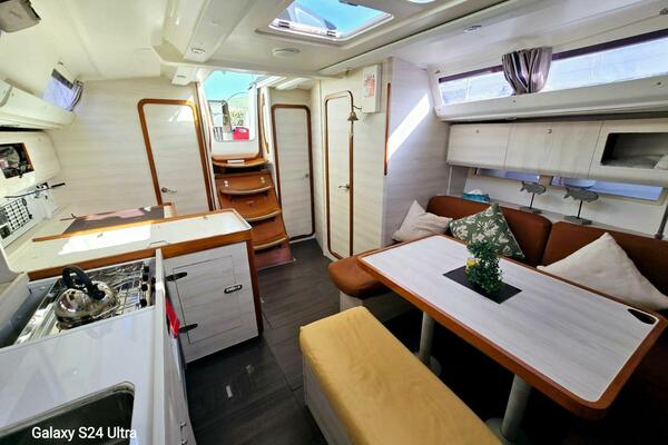 Knot Working  41ft Dufour Yacht For Sale