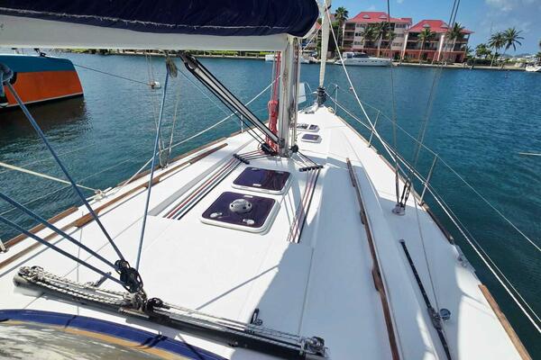 Knot Working  41ft Dufour Yacht For Sale