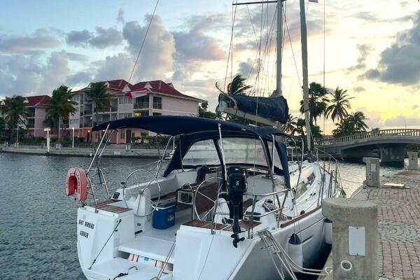 Knot Working  41ft Dufour Yacht For Sale