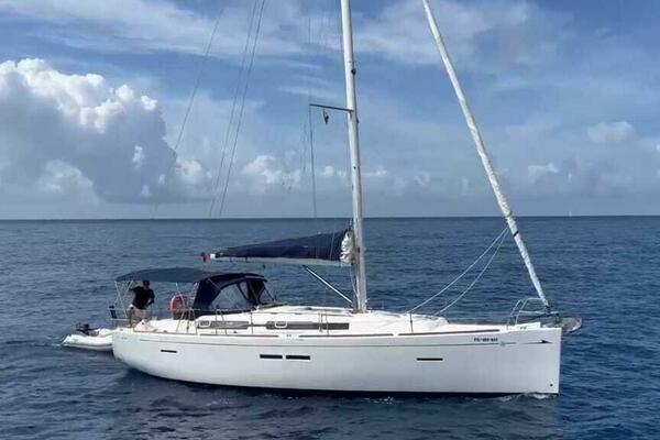 Knot Working  41ft Dufour Yacht For Sale