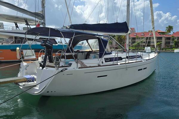 Knot Working  41ft Dufour Yacht For Sale