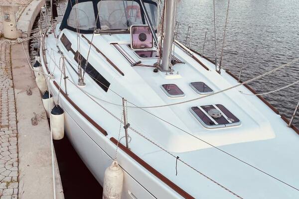 Knot Working  41ft Dufour Yacht For Sale