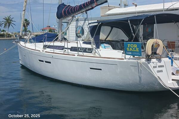 Knot Working  41ft Dufour Yacht For Sale