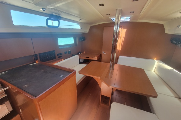 Orion 41ft Beneteau Yacht For Sale