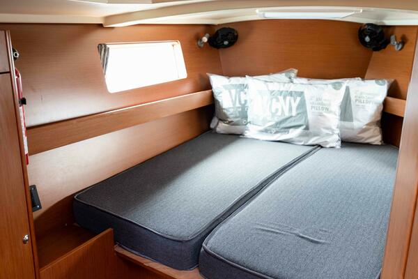 Orion 41ft Beneteau Yacht For Sale