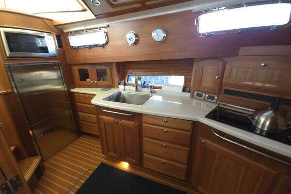 Sabre 48 Flybridge Yacht For Sale