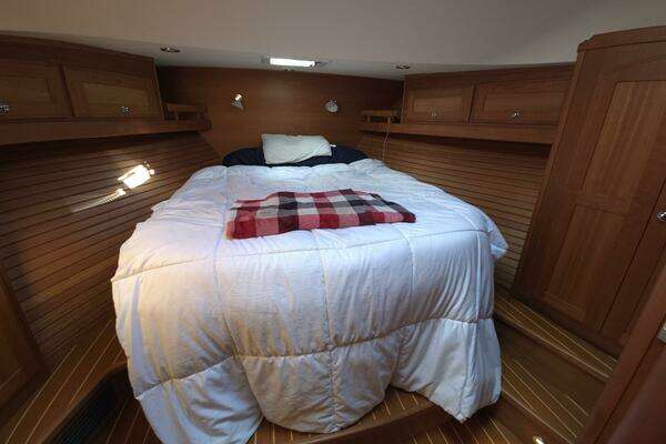 Sabre 48 Flybridge Yacht For Sale