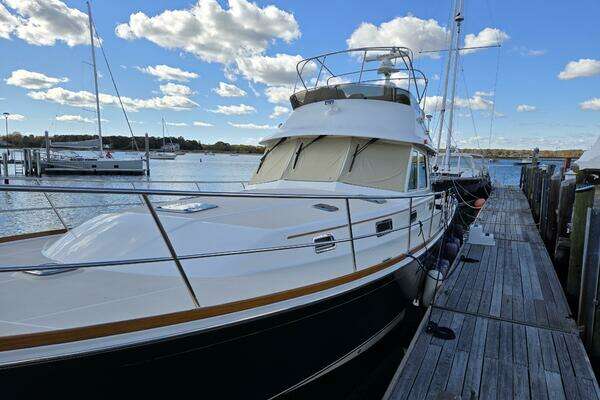 Sabre 48 Flybridge Yacht For Sale