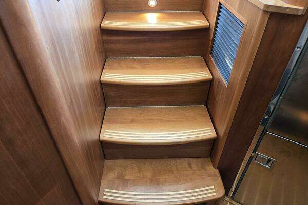 Sabre 48 Flybridge Yacht For Sale