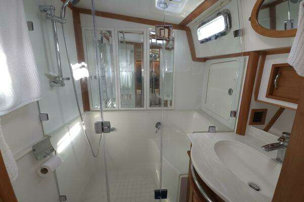 Sabre 48 Flybridge Yacht For Sale