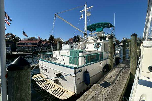 Photo of the 1989 Marine Trader 38 Double Cabin "Altamira"