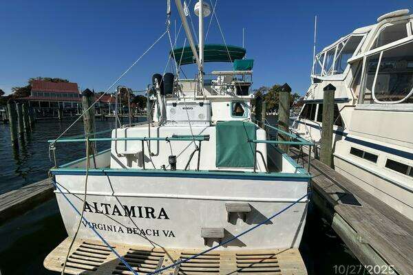 Photo of the 1989 Marine Trader 38 Double Cabin "Altamira"