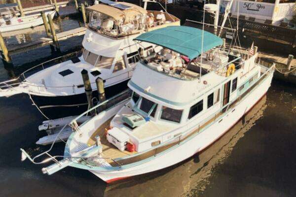 Photo of the 1989 Marine Trader 38 Double Cabin "Altamira"