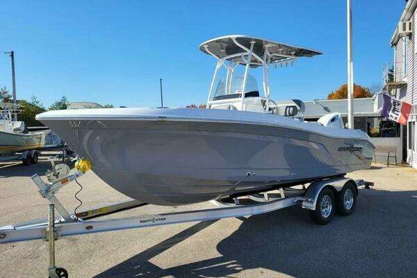 Photo of the 2025 NauticStar 222 Offshore