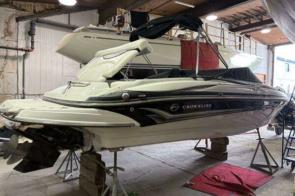 23-ft-Crownline-2007-230LS-Meaford Ontario Canada yacht for sale