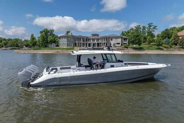 42ft HCB Yacht For Sale