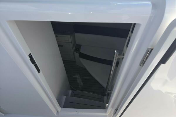 42ft HCB Yacht For Sale