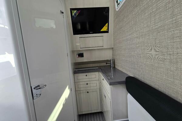 42ft HCB Yacht For Sale