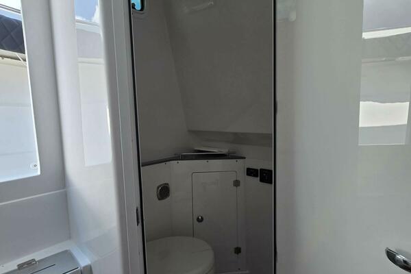 42ft HCB Yacht For Sale