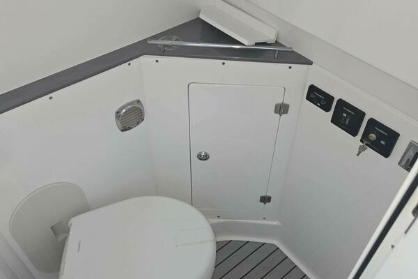 42ft HCB Yacht For Sale