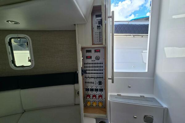 42ft HCB Yacht For Sale