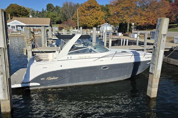 300ft Rinker Yacht For Sale