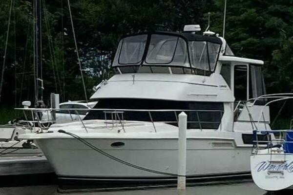 35ft Carver Yacht For Sale