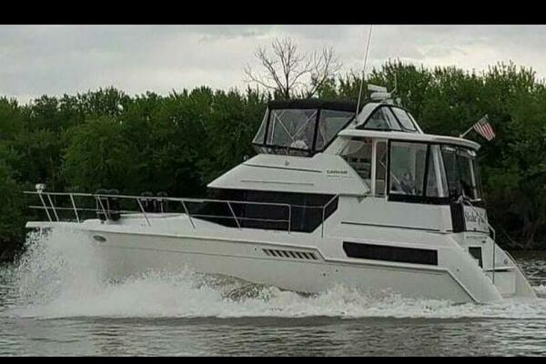 35ft Carver Yacht For Sale