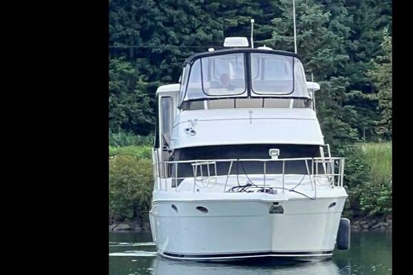35ft Carver Yacht For Sale