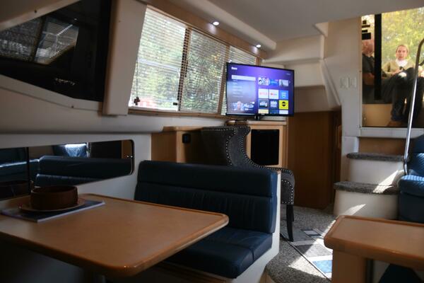 35ft Carver Yacht For Sale