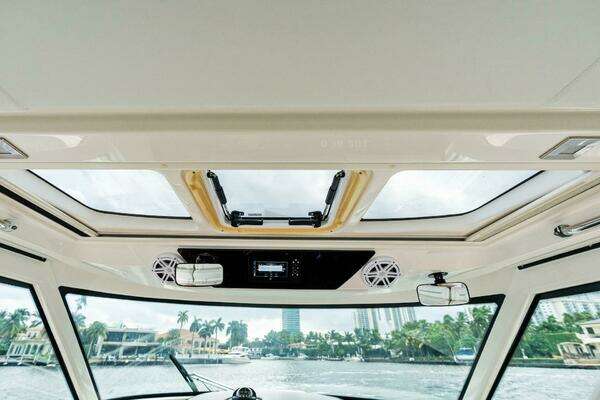 Tiara Yachts 48 LS Yacht For Sale