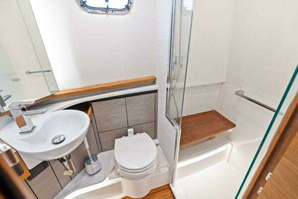 Tiara Yachts 48 LS Yacht For Sale