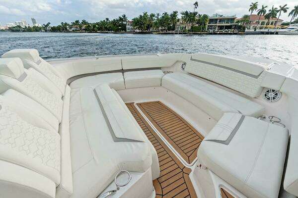 Tiara Yachts 48 LS Yacht For Sale