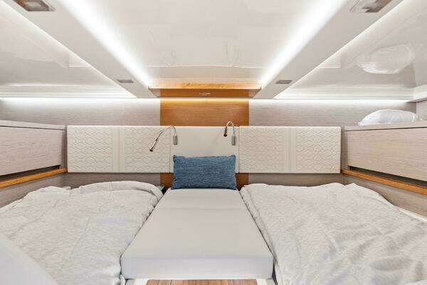 Tiara Yachts 48 LS Yacht For Sale