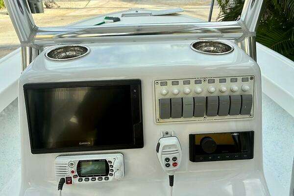 Photo of the 2020 Croswait Custom 21 Center Console