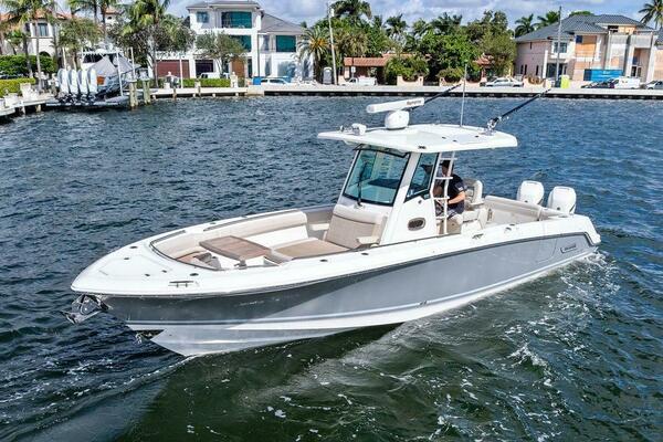 33ft Boston Whaler Yacht For Sale