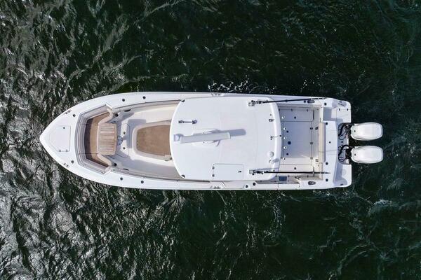 33ft Boston Whaler Yacht For Sale