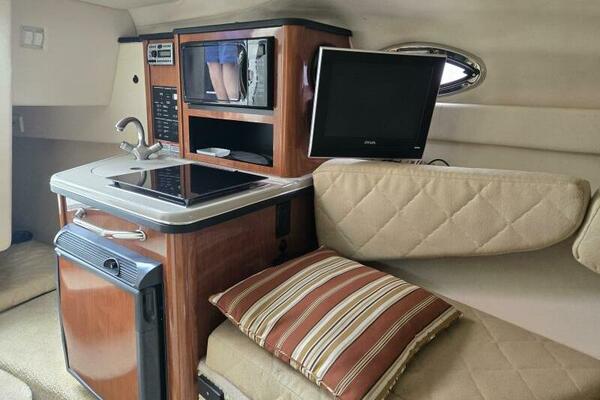 24ft Sea Ray Yacht For Sale