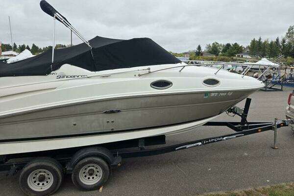 Photo of the 2007 Sea Ray Sundancer 240