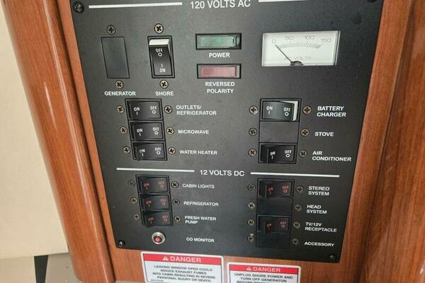 24ft Sea Ray Yacht For Sale