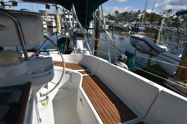 Alledgedly 41ft Beneteau Yacht For Sale