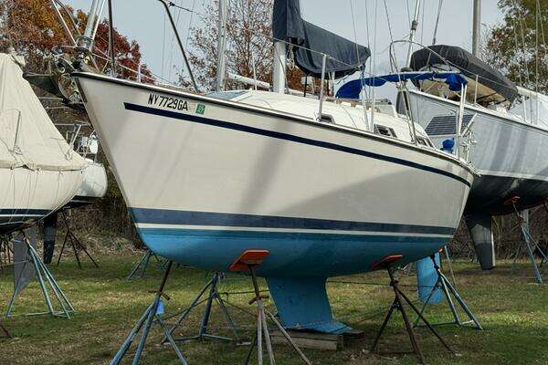 MI GOOD LUCK 27ft Pearson Yacht For Sale