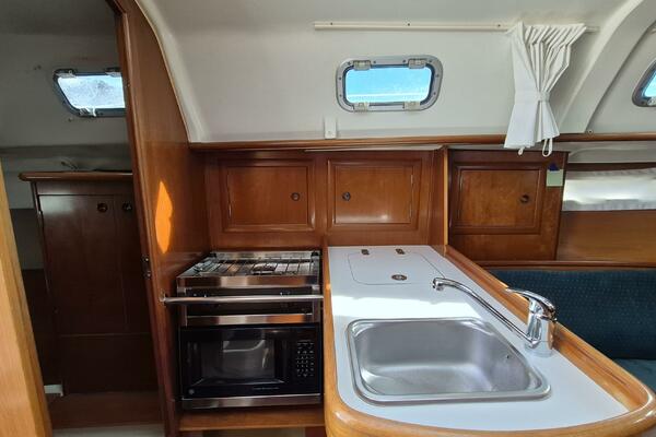 32ft Beneteau Yacht For Sale