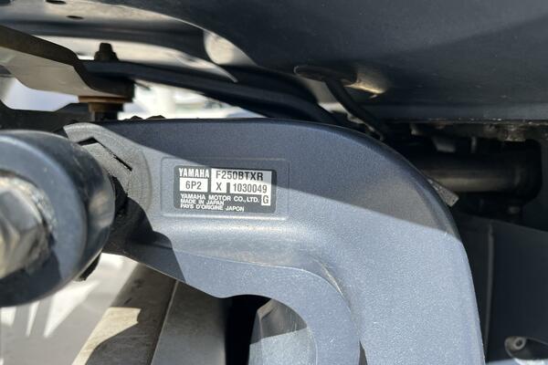 23ft Everglades Yacht For Sale