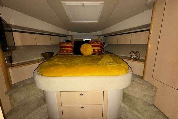 Sea Ray 42 Sedan Bridge Yacht For Sale