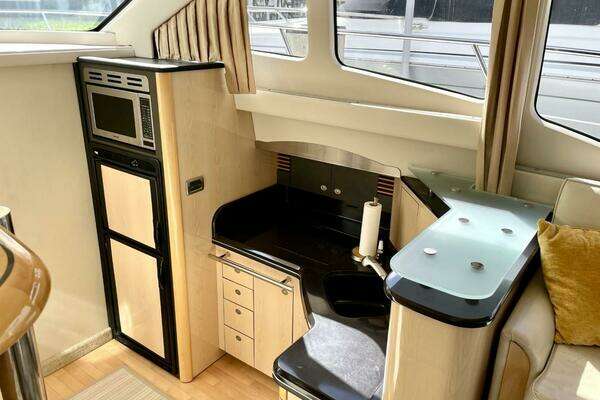 Sea Ray 42 Sedan Bridge Yacht For Sale